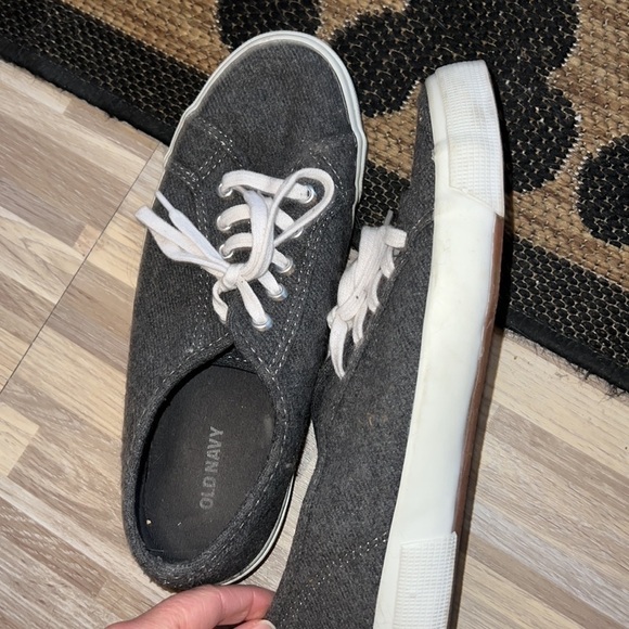 Old navy gray wool lace up sneakers - Picture 3 of 4